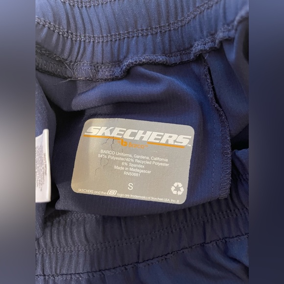 Barco Sketchers Navy High Waisted Jogger Scrubs - Picture 5 of 5